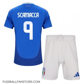 Italien Gianluca Scamacca #9 Replik Heimtrikot Kinder EM 2024 Kurzarm (+ Kurze Hosen)